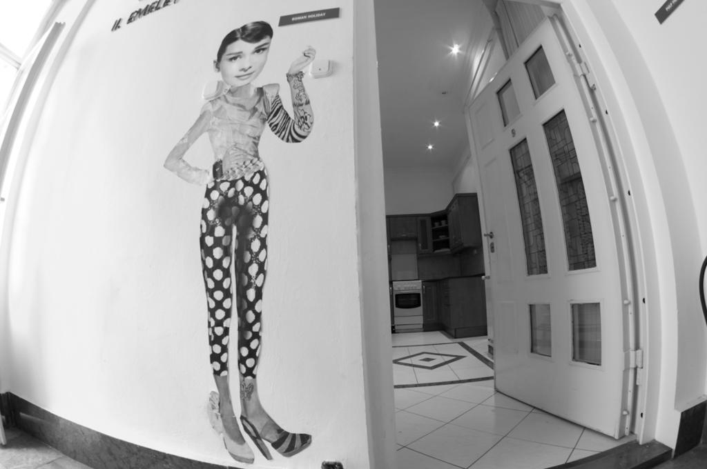 11Th Hour Cinema Hostel Budapest Ruang foto
