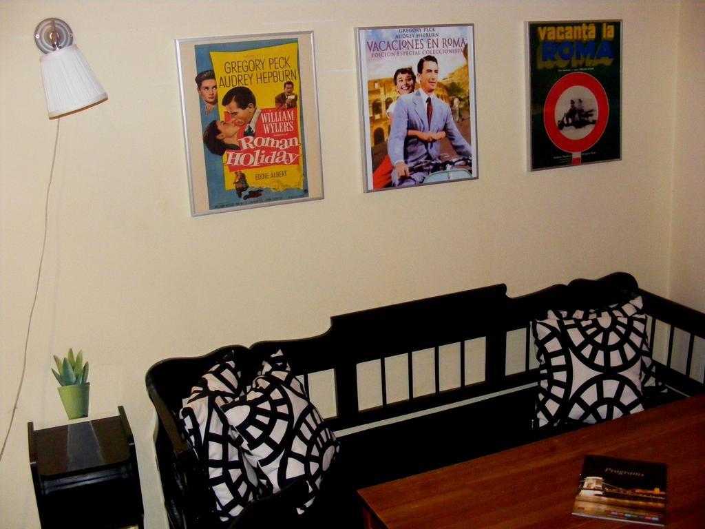 11Th Hour Cinema Hostel Budapest Ruang foto